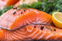 Mua cá hồi cứ nhắm trúng điểm vàng này, đảm bảo cá tươi