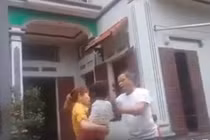 Video bố chồng đánh con dâu tới tấp vì về thăm con sau ly hôn