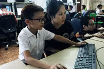 Đến lớp học đặc biệt của thầy giáo tí hon nặng 19kg