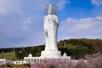 Top 10 bức tượng có chiều cao “khủng” nhất thế giới