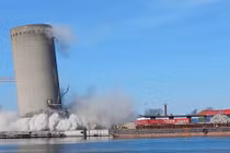 Video: Phá đổ tòa tháp cao 53m ở Đan Mạch và cái kết không ai ngờ