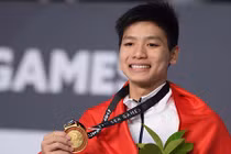 Thư gửi con trai đừng kiêu ngạo của mẹ "thần đồng bơi lội"