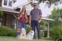 Cách nhau 32 tuổi, cặp đôi thường bị đàm tiếu là bố con