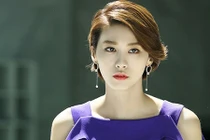 Hốt hoảng thấy áo chồng trong tủ của chị đồng nghiệp