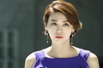 Hốt hoảng thấy áo chồng trong tủ của chị đồng nghiệp