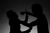 Xót xa phiên tòa con gái khóc nấc xin giảm hình phạt cho bố