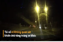 Video: Tài xế rẽ không quan sát khiến ôtô tông nát đầu xe khác