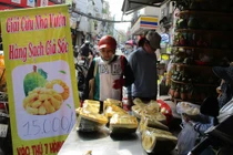 Mít Thái lại phải bán "giải cứu"