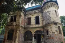 Xót xa nhìn biệt thự 1000m² bỏ hoang ngay khu đất kim cương 