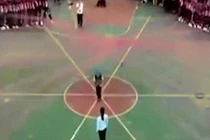 Video: Học sinh TQ lập kỷ lục nhảy với 120 dây cùng lúc