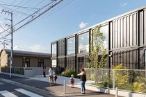 Trầm trồ trường mẫu giáo nằm trong những chiếc container ở Nhật