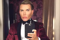 Búp bê sống suýt mất mũi vì ham hố phẫu thuật thẩm mỹ