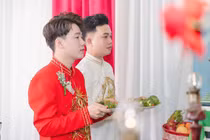 Hai chàng trai nên duyên từ cú tát trời giáng