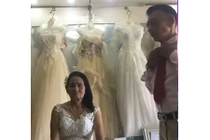 Sự thật bất ngờ sau việc cô dâu U70 thử váy cưới