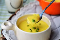 Bé 1 tuổi mất mạng sau khi ăn trứng hấp vì sai lầm của mẹ