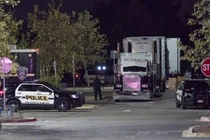 Thảm kịch buôn người: Phát hiện 8 người tử vong trong xe tải