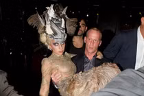 Chuyện bi hài về công việc của các trợ lý sao Hollywood