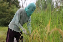 Người phụ nữ Trung Quốc đeo mặt nạ suốt 10 năm