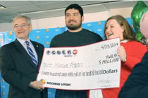 Khi "cô thương", nhắm mắt chọn bừa cũng trúng độc đắc 3,7 tỷ