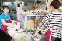 Quán bún mọc hơn 40 năm ngày bán 600 bát hút khách nhờ đâu?