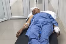 Vụ chém trọng thương hàng xóm bị tâm thần: Kinh hãi lời kể của người cha