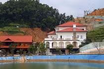 Chống tham nhũng: Vẫn còn thói “hy sinh đời bố, củng cố đời con”