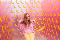 Chị em phát sốt với loại giấy dán tường in hình gì phát ra mùi hình đó