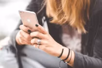 Chị dâu nhòa lệ khi nhận tin nhắn của em chồng