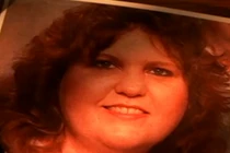 Bí ẩn kinh hoàng trong hộp quà khiến người phụ nữ bốc cháy