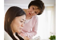 Phát điên vì mẹ chồng lúc nào cũng chỉ biết đến tiền