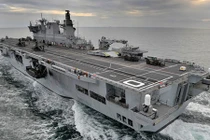 Hải quân Anh bán rẻ cả soái hạm vì thiếu tiền