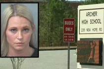 Cô giáo Mỹ bị bắt giữ vì nhiều lần quan hệ với học sinh 17 tuổi