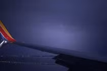 Video: Hành khách khiếp vía khi thấy sét xé toạc bầu trời nước Mỹ