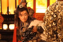 Trong truyện, đôi chùy của Lý Nguyên Bá nặng 800 cân, còn thực tế thì sao?