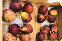 Một hộp 4 quả sung giá 550.000 đồng nhiều người Việt ăn đến nghiện