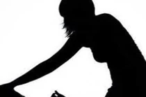 Chị chồng cắn đứt lưỡi em dâu