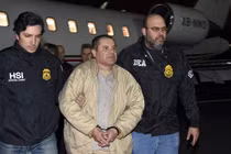 Trùm ma túy khét nhất thế giới chạy trốn trong tình trạng khỏa thân