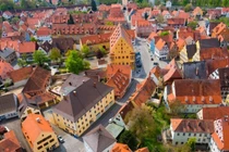 Kỳ lạ có 72.000 tấn kim cương dưới nền, người dân ung dung xây nhà lên