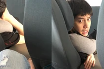 Noo Phước Thịnh khó chịu khi quản lý đặt chân lên ghế máy bay