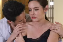 Đêm tân hôn tôi run lẩy bẩy nghe tiếng gõ cửa yếu ớt