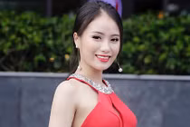 Góc khuất khi đi dẫn chương trình của nữ sinh xinh đẹp xứ Nghệ