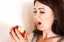 Chảy máu chân răng là dấu hiệu nhiều bệnh cực nguy hiểm 