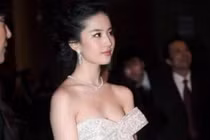 Bức ảnh cũ bị đào lại của Lưu Diệc Phi được cư dân mạng chú ý