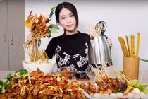 Ba cô gái nổi đình đám trên mạng nhờ tài ăn uống