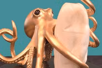 Video: Viên ngọc trai nặng 27 kg trị giá 200 triệu USD