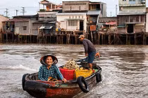 Ngừng ca thán vì ế, xách balo lên và đi, Tuổi trẻ ơi!