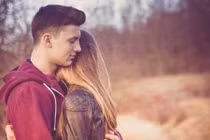 Bị đánh ghen, tôi mới biết mình yêu nhầm người có vợ