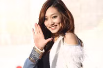 Má lúm đồng tiền một bên, tình duyên "khuyết - tròn" đa đoan