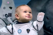 Video: Sinh con ngoài vũ trụ khác như thế nào so với ở Trái Đất?