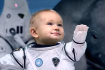 Video: Sinh con ngoài vũ trụ khác như thế nào so với ở Trái Đất?